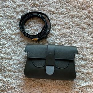 NWOT Aria Belt Bag - pebbled Forest/Gold